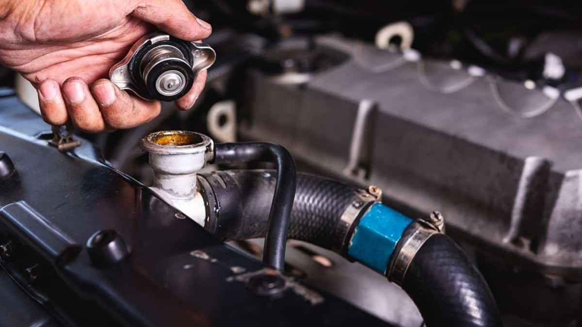 چگونه لولههای رادیاتور خودرو را به درستی تعویض کنیم؟ نکات کلیدی و مراحل اجرایی