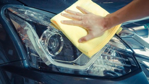 چگونه چراغهای جلو و عقب خودرو را شفاف و تمیز نگه داریم؟