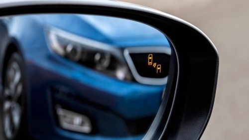 رادار نقطه کور (Blind Spot Monitoring) چگونه کار میکند؟
